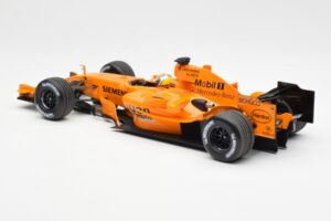 McLaren MP4-21 Mercedes #4 J.P. Montoya Interim Livery 2006 Minichamps 1:18 530061874 Метал — снимка 5 от 6