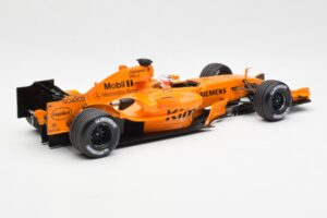 McLaren MP4-21 Mercedes #3 K. Raikkonen Interim Livery 2006 Minichamps 1:18 530061873 Метал — снимка 2 от 6