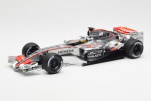 McLaren Mercedes MP4-21 P. de la Rosa F1 Showcar 2006 Minichamps 1:18 B66962346 Метал