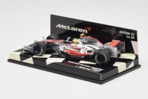McLaren Mercedes MP4-22 #2 L. Hamilton Race Car 2007 Minichamps 1:43 530074302 Метал — снимка 3 от 5