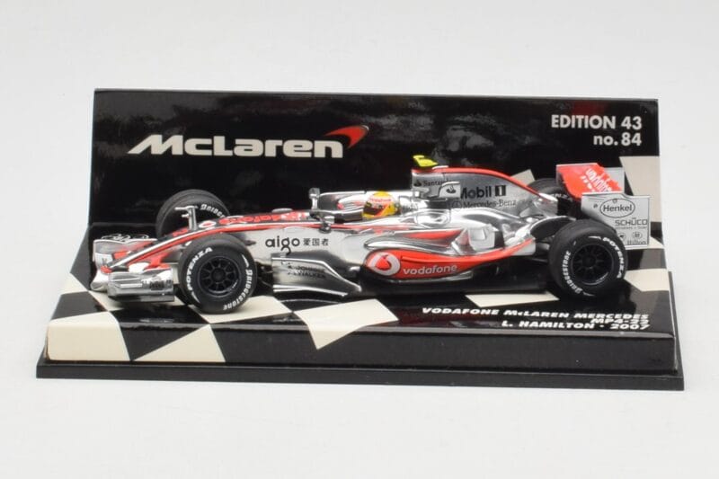 McLaren Mercedes MP4-22 #2 L. Hamilton Race Car 2007 Minichamps 1:43 530074302 Метал