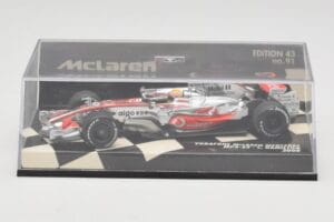 McLaren Mercedes MP4-23 #22 L. Hamilton Race Car 2008 Minichamps 1:43 530084322 Метал — снимка 5 от 5