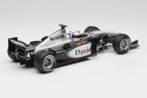 McLaren MP4-16 Mercedes #3 D. Coulthard F1 2001 Hot Wheels 1:18 50199 Метал — снимка 2 от 6
