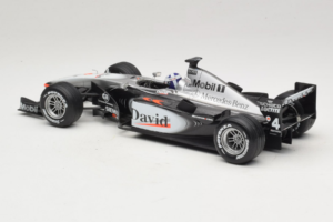 McLaren MP4-16 Mercedes #3 D. Coulthard F1 2001 Hot Wheels 1:18 50199 Метал — снимка 5 от 6