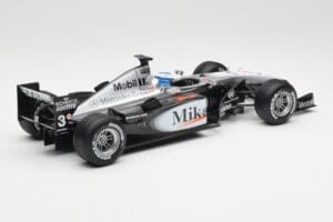 McLaren MP4-16 #4 M. Häkkinen F1 2001 Hot Wheels 1:18 50198 Метал — снимка 2 от 6