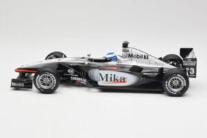 McLaren MP4-16 #4 M. Häkkinen F1 2001 Hot Wheels 1:18 50198 Метал — снимка 3 от 6