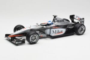 McLaren MP4-16 #4 M. Häkkinen F1 2001 Hot Wheels 1:18 50198 Метал