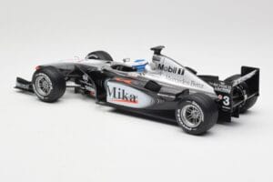 McLaren MP4-16 #4 M. Häkkinen F1 2001 Hot Wheels 1:18 50198 Метал — снимка 5 от 6