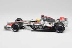 McLaren MP4-21 L. Hamilton Silverstone Test 2006 Minichamps 1:18 530061884 Метал — снимка 3 от 6