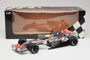 McLaren MP4-21 L. Hamilton Silverstone Test 2006 Minichamps 1:18 530061884 Метал — снимка 6 от 6