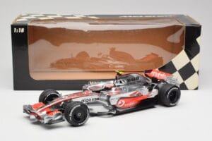 McLaren MP4-22 #2 L. Hamilton Canadian GP Winner 2007 Minichamps 1:18 530071822 Метал — снимка 6 от 6