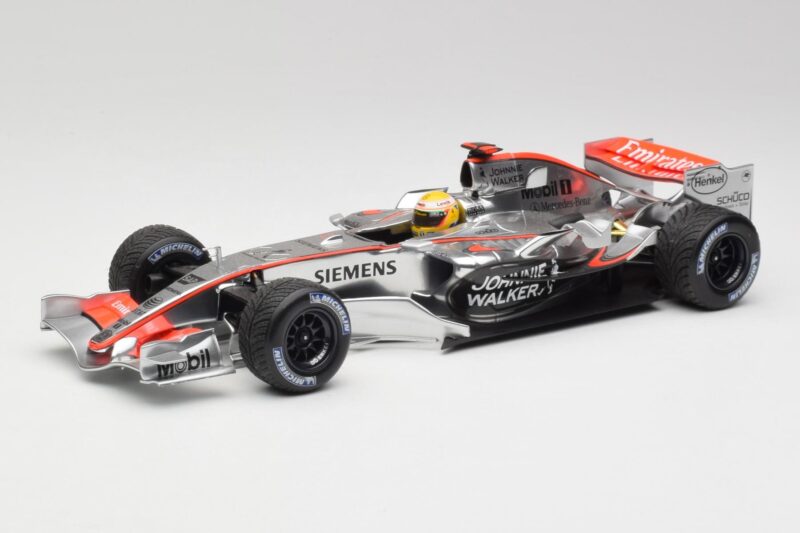 McLaren MP4-25 Mercedes #2 L. Hamilton Showcar 2010 Minichamps 1:18 110100006-R1 Метал