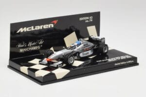 McLaren MP4/98T 2-Seater M. Hakkinen / E. Hakkinen F1 2000 Minichamps 1:43 530984378 Метал — снимка 2 от 4