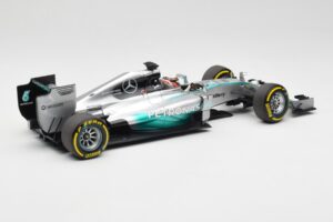 Mercedes AMG Petronas W05 #44 L. Hamilton F1 World Champion 2014 Minichamps 1:18 186140044 Метал — снимка 2 от 7
