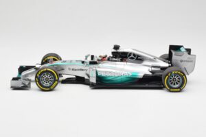 Mercedes AMG Petronas W05 #44 L. Hamilton F1 World Champion 2014 Minichamps 1:18 186140044 Метал — снимка 3 от 7