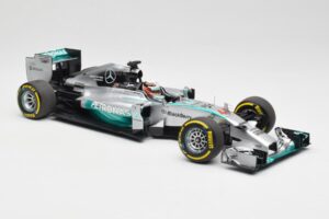 Mercedes AMG Petronas W05 #44 L. Hamilton F1 World Champion 2014 Minichamps 1:18 186140044 Метал — снимка 4 от 7