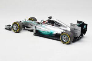 Mercedes AMG Petronas W05 #44 L. Hamilton F1 World Champion 2014 Minichamps 1:18 186140044 Метал — снимка 5 от 7