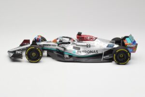 Mercedes AMG W13 E Performance Petronas #63 G. Russell Miami GP 2022 Minichamps 1:18 110220563 Метал — снимка 3 от 7