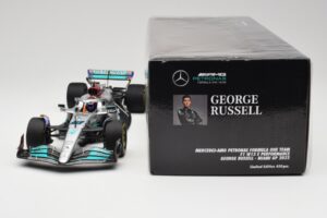 Mercedes AMG W13 E Performance Petronas #63 G. Russell Miami GP 2022 Minichamps 1:18 110220563 Метал — снимка 6 от 7