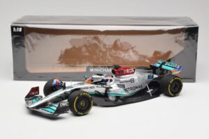 Mercedes AMG W13 E Performance Petronas #63 G. Russell Miami GP 2022 Minichamps 1:18 110220563 Метал — снимка 7 от 7