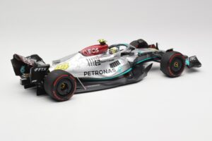 Mercedes AMG W13 E Performance Petronas #44 L. Hamilton Spanish GP 2022 Minichamps 1:18 110220044 Метал — снимка 2 от 7