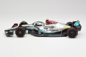 Mercedes AMG W13 E Performance Petronas #44 L. Hamilton Spanish GP 2022 Minichamps 1:18 110220044 Метал — снимка 3 от 7