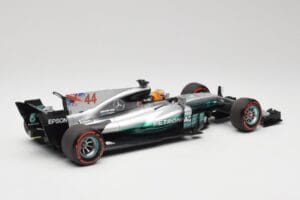Mercedes AMG W08 EQ Power+ Petronas #44 L. Hamilton F1 World Champion 2017 Minichamps 1:18 186170044 Смола — снимка 2 от 7