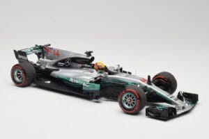 Mercedes AMG W08 EQ Power+ Petronas #44 L. Hamilton F1 World Champion 2017 Minichamps 1:18 186170044 Смола — снимка 4 от 7