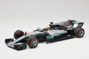 Mercedes AMG W08 EQ Power+ Petronas #44 L. Hamilton F1 World Champion 2017 Minichamps 1:18 186170044 Смола