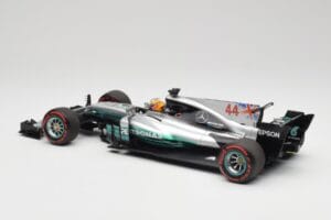 Mercedes AMG W08 EQ Power+ Petronas #44 L. Hamilton F1 World Champion 2017 Minichamps 1:18 186170044 Смола — снимка 5 от 7