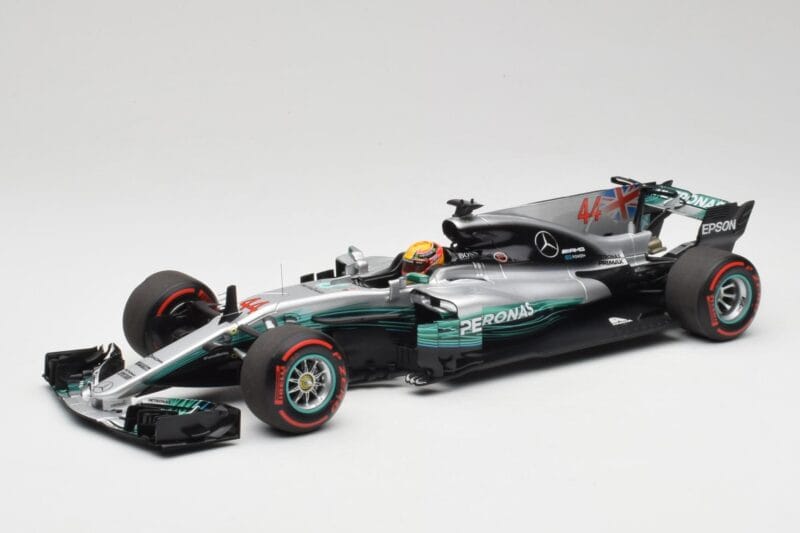 Mercedes AMG W08 EQ Power+ Petronas #44 L. Hamilton F1 World Champion 2017 Minichamps 1:18 186170044 Смола