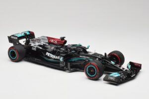 Mercedes AMG W12 Petronas #44 L. Hamilton Spanish GP 100th Pole 2021 Minichamps 1:18 110210444 Смола — снимка 4 от 7