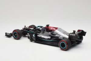 Mercedes AMG W12 Petronas #44 L. Hamilton Spanish GP 100th Pole 2021 Minichamps 1:18 110210444 Смола — снимка 5 от 7