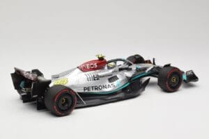 Mercedes AMG W13 E Performance Petronas #44 L. Hamilton Brazilian GP 2022 Minichamps 1:18 110222144 Смола — снимка 2 от 7