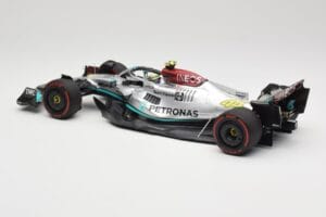 Mercedes AMG W13 E Performance Petronas #44 L. Hamilton Brazilian GP 2022 Minichamps 1:18 110222144 Смола — снимка 5 от 7