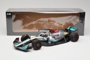 Mercedes AMG W13 E Performance Petronas #44 L. Hamilton Brazilian GP 2022 Minichamps 1:18 110222144 Смола — снимка 7 от 7
