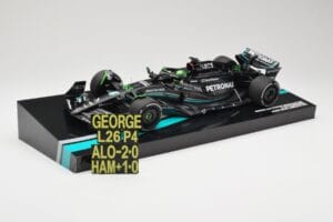 Mercedes AMG W14 E Performance Petronas #63 G. Russell Bahrain GP 2023 Minichamps 1:18 113230163 Смола — снимка 2 от 7