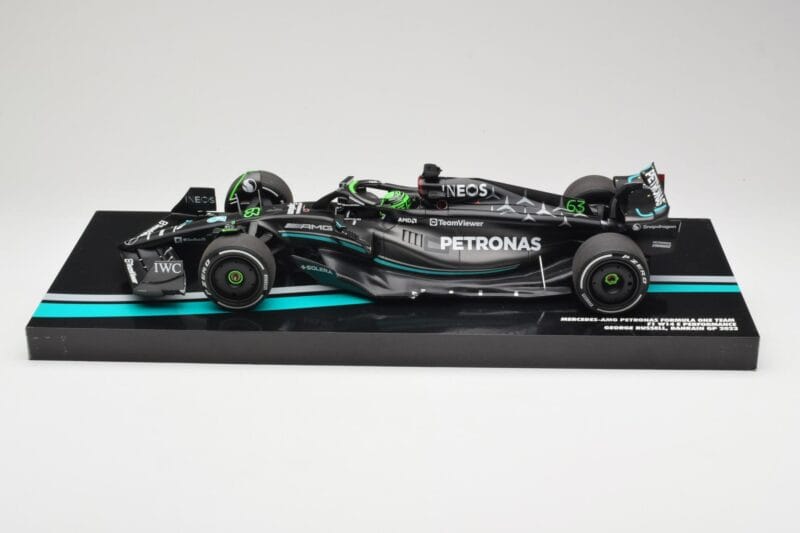 Mercedes AMG W14 E Performance Petronas #63 G. Russell Bahrain GP 2023 Minichamps 1:18 113230163 Смола