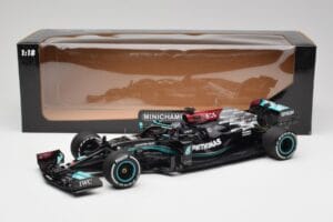 Mercedes AMG W12 #44 L. Hamilton Bahrain GP 2021 Minichamps 1:18 110210144 Метал — снимка 6 от 7