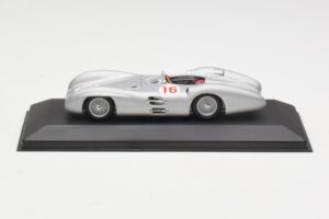 Mercedes W196 Streamliner #16 J.M. Fangio GP Italy Winner 1954 Minichamps 1:43 432543016 Метал