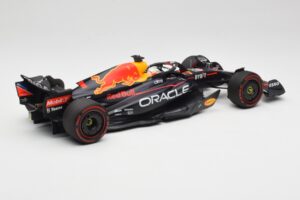 Oracle Red Bull Racing RB18 #1 M. Verstappen Winner Belgian GP 2022 Minichamps 1:18 110221401 Метал — снимка 2 от 7