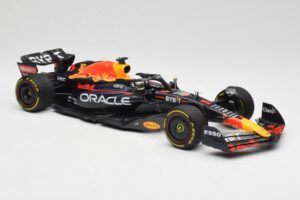 Oracle Red Bull Racing RB18 #1 M. Verstappen Winner Italian GP 2022 Minichamps 1:18 110221601 Метал — снимка 4 от 7