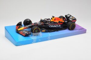 Red Bull Racing RB18 #1 M. Verstappen Winner Miami GP 2022 Minichamps 1:18 113220501 Метал — снимка 2 от 7