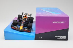 Red Bull Racing RB18 #1 M. Verstappen Winner Miami GP 2022 Minichamps 1:18 113220501 Метал — снимка 6 от 7