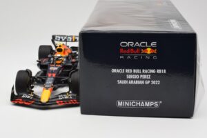 Oracle Red Bull Racing RB18 #11 S. Perez Saudi Arabian GP 2022 Minichamps 1:18 110220011 Метал — снимка 6 от 7