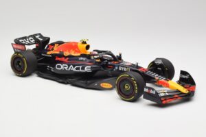 Oracle Red Bull Racing RB18 #11 S. Perez Abu Dhabi GP 2022 Minichamps 1:18 110222211 Метал — снимка 4 от 7