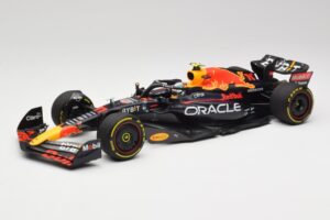 Oracle Red Bull Racing RB18 #11 S. Perez Abu Dhabi GP 2022 Minichamps 1:18 110222211 Метал