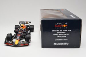 Oracle Red Bull Racing RB18 #11 S. Perez Monaco GP Winner Rain Tyre Version 2022 Minichamps 1:18 110222711 Метал — снимка 6 от 7
