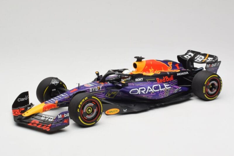 Oracle Red Bull Racing RB19 #33 M. Verstappen Las Vegas GP Winner 2023 Minichamps 1:18 110232201 Смола