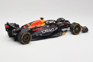 Oracle Red Bull Racing RB19 #1 M. Verstappen Winner Abu Dhabi GP 2023 Minichamps 1:18 110232301 Метал — снимка 2 от 7